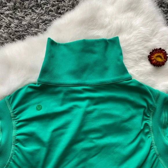Lululemon Reversible Zip-Up Jacket - Picture 4 of 6